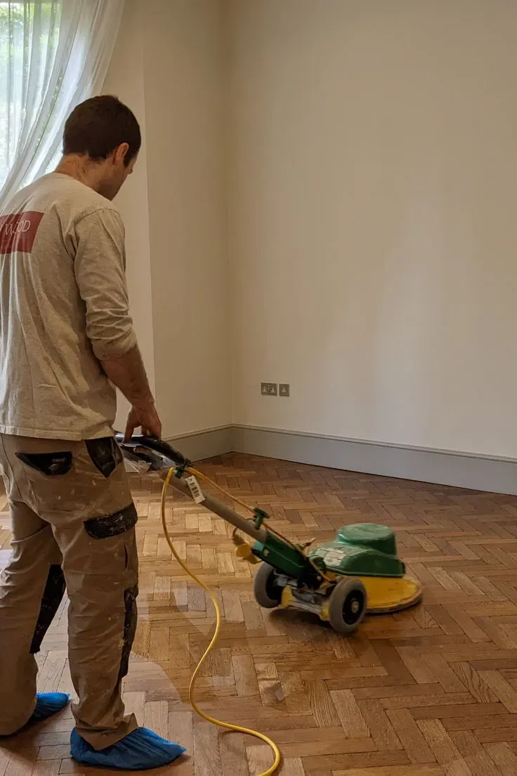 Aged+effect+herringbone+parquet+restoration+and+traditional+stair+cladding-+Chelsea+SW5